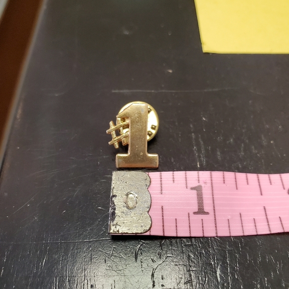 First place pin - Picture 4 of 4